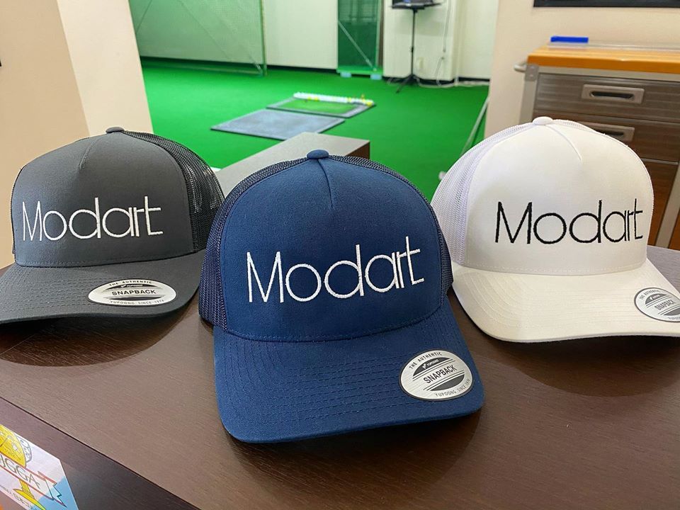 篠崎プロ着用　入荷しました！！Modart　モダートロゴ入り　メッシュキャップ