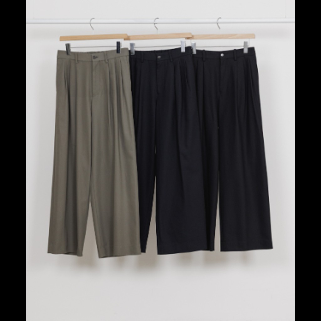 【予約商品】MARKAWARE TRIPLE PLEATED WIDE TROUSERS
