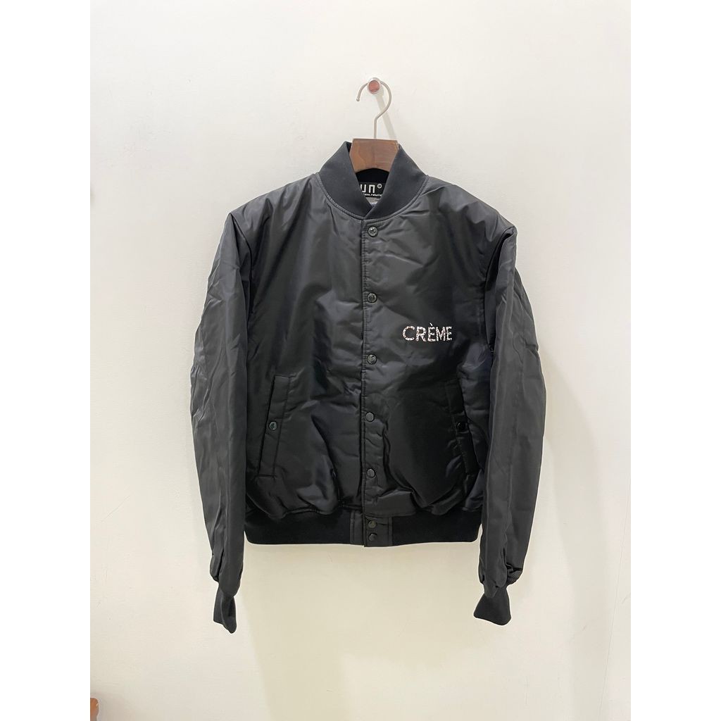 Rakuten - UN VARSITY JACKET “CRIME” 0022-053 ジャケット ナイロンスタジャン