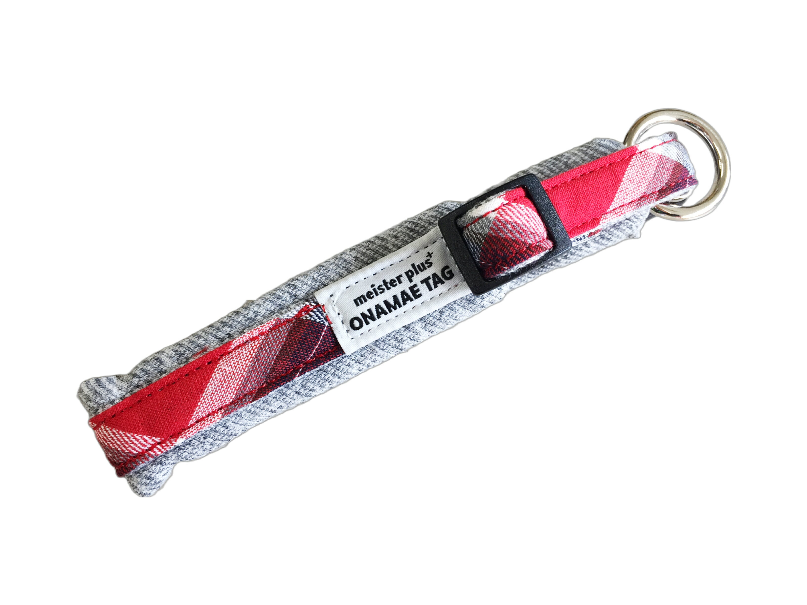 [商品サイズ(mm)]20×35×145[単品重量(g)]25 [原材料]コットン・ポリエステル（本体）・ポリアセタール（留具）・亜鉛ダイキャスト（金具）[商品説明]ワンタッチバックルタイプ首輪[使用方法・給与方法]超小型犬用体重5kg以下首回り約23~31cm材質:コットン/ポリエステル/ポリアセタール/亜鉛ダイキャスト[使用上の注意]・本品はつなぎ止め用として使用しないでください。・表示体重はあくまでも目安ですので体重が制限以内でも、力が非常に強かったり、気性が激しい場合は、消耗が早くなる可能性があります。摩耗や破損が見られましたら、お早めにお取替えください。・首輪や胴輪は、サイズに緩みがあると抜けの恐れがあり大変危険ですので、定期的に確認をしてください。・ご使用中や保管中に飼い主様が気付かないうちに用品を噛んでいる可能性があります。特に幼少時期は、硬い物を好んで噛むことがありますので、部品やベルトに噛み痕がないか充分に点検を行ってください。・雨など水に濡れたり強摩擦により色落ちする場合があります。充分ご注意いただき、濡れた場合は乾燥させてからご使用ください。[お手入れ・保管方法]・常態的に装着すると雑菌が繁殖する場合がありますので定期的に天日干しをしてください。・ペット用品は消耗品ですのでお散歩や、お手入れの際特にリードなどの止め金具は摩耗がすすむと危険ですので、必ず点検をし劣化が見受けられましたらお早めにお取替えください。ご購入から1年以内のお取替えをおすすめいたします。[詳細]ワンちゃんへの負担が心配な方におすすめ！柔らかいクッションで衝撃吸収！！[コンセプト]【ONAMAETAG】名前や連絡先を記入できるONAMAEタグ搭載！事前に防災・迷子対策を！[原産国]大韓民国[製造販売]カワノ産業株式会社〒580-0046大阪府松原市三宅中6丁目13番33号JAN:4960638611640