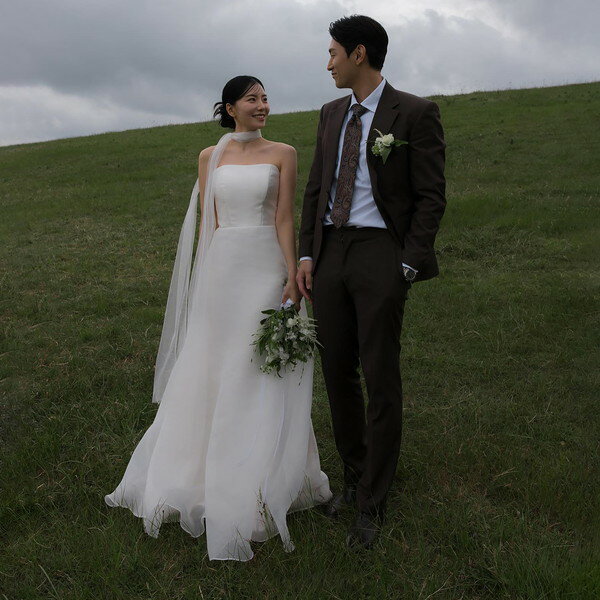 ウェディングドレス ウエディングドレス 前撮りドレス 二次会 ドレス 花嫁 オフショルダー オフショル 袖あり 結婚式ドレス 白 ドレス ロング 白いドレス ホワイトドレス フォトウェディング ベアトップ 春 夏 秋 冬 可愛い 韓国 結婚式 Aラインドレス 花嫁ドレス