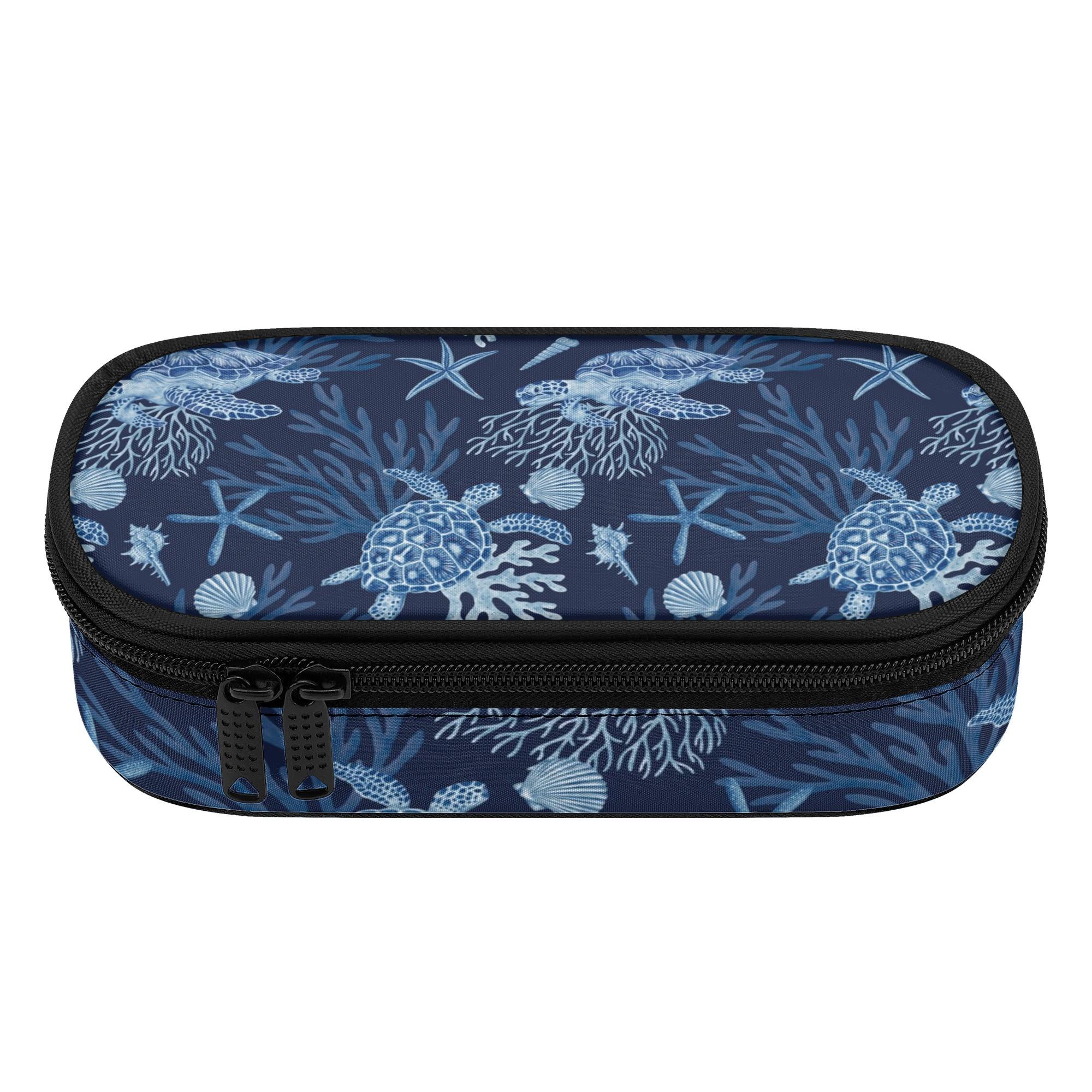 お得なクーポン 送料無料 ウミガメ柄／ネイビー ペンケース ユニセックス バッグ 動物 アート かわいい..