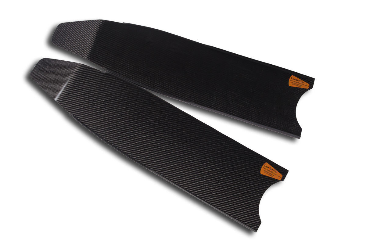 Pure Carbon Stereoblades Spearfishing Freediving Fins Scuba Diving Snorkeling - カーボン製（100％カーボン+エポキシ）ステレオブレード。 - ブレードは、高品質のエポキシ樹脂とカーボンでできています。 - ブレードの寸法&#12316;長さ80cm×幅20cm - 角度20度 - ブレードの重量は約0.57kg 【関連キーワード】 フィンソックス メンズ レディース レディス ショート このブレードを使用できるフィンはこちら