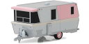 Greenlight 1959 Holiday House Camper - pink 1/64 スケール | ダイキャストカー ダイキャスト 車のおもちゃ 車...