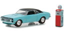 Greenlight 1968 Camaro SS & Gas Pump 1/64 スケール | ダイキャストカー ダイキャスト 車のおもちゃ 車 おもちゃ コ...