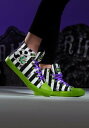 《本日全品 P2倍》Unisex Beetlejuice ブラック and ホワイト Striped Sneakers コスプレ 衣装 仮装 小道具 おもしろい イベント パーティ 発表会 デコレーション リボン アクセサリー メンズ レディース 子供 おしゃれ かわいい ギフト プレゼント