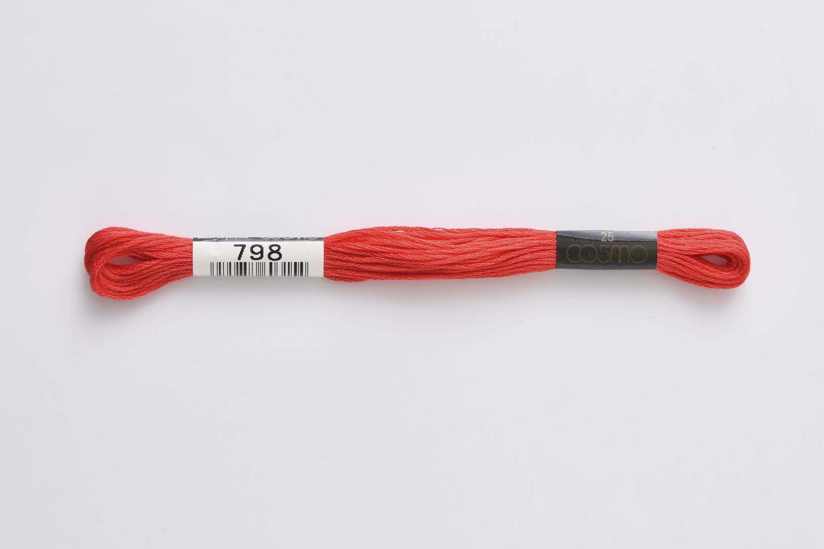 ■ COSMO #25 刺しゅう糸 ■ ◆25番刺しゅう糸　798番◆　 LECIEN がコスモ刺しゅう糸の取り扱いを始めたのは1950年。 当初は195色展開でしたが、より多くの人を魅了する配色を求め、現在では500色の色数を手掛けるようになりました。原料・製法・品質にこだわり、シルクのように輝く光沢に、ソフトな風合い、そして美しい発色を持つコスモ刺しゅう糸は日本国内にとどまらず、欧米をはじめオーストラリア、台湾など世界中の方に愛され、使用されています。 色あせ色落ちしにくい上品な光沢、匠の技術による美しい発色、プロも愛用する繊細なカラーバリエーションが魅力の手刺しゅう用糸（6本あま撚り）。 高級超長綿を使用しています。 ◆ネコポスは合計20本までご利用可能です。 　上記を超える場合は宅配便での配送になります。 　ネコポス、宅急便の詳細については以下を必ずご確認ください。 ◆在庫の都合上、メーカー発注が必要な場合があります。 ◆画像やモニターによって実際の色合いと異なる場合があります。 ◆ご購入数により配送料金が割増になる場合があります。その場合別途メールでご確認させていただきます。 ■ COSMO #25 刺しゅう糸 ■ 　 ◆素材　　：綿100％　 ◆カラー　：798 ◆メーカー：ルシアン/lecien ◆こちらの商品ページは1本単位での販売です。 手芸の丸十はお客様の手作りのお時間を少しでも楽しいものにしていただけるよう、お手伝いさせていただきます。手芸用品 服飾用品 生地 毛糸 雑貨 ソーイング レシピ 編み図 パターン 刺しゅう 手作りキット レジン アクセサリー ぬいぐるみ 編みぐるみ 手づくり プレゼント ベビー用品 入園入学 オーガニック素材