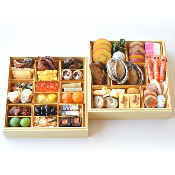 ■商品詳細内容量：33品目・約2～3人前賞味期限：冷凍保存で1月31日温度帯：冷凍便でお届けいたします。特定原材料：卵・乳・小麦・えび・くるみ保存方法:解凍：冷蔵庫にて約24時間商品記号:WEB-43サイズ:20.2×20.2×5.7cm×2段■お届け時期についてお届け時期：配送日は12月30日(水)のみ備考：※食材の都合により、商品内容が一部変更になる場合がございます。※〈配送料込み〉の直送商品は、表示価格に配送料が含まれております。※〈冷凍直送〉の商品は、解凍に時間がかかるためお召し上がりの前日をご指定ください。※お時間の指定はご容赦ください。※店舗でのお渡しはできません。※異なる場所から直送するため、他の商品との組み合わせ配送はできません。■発送について ※商品画像はイメージです。パッケージ・内容・価格等、予告なく変更させていただく場合がございますので予めご了承ください。※ご贈答用包装・のし掛けはご容赦ください。■返品・交換について※商品の特性上、返品・交換はご容赦ください。
