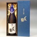 2025年酒が入荷しました!【クール便送料無料】(新潟)〆張鶴 ブルーラベル 1800ml 純米大吟醸 要冷蔵 宮尾酒造