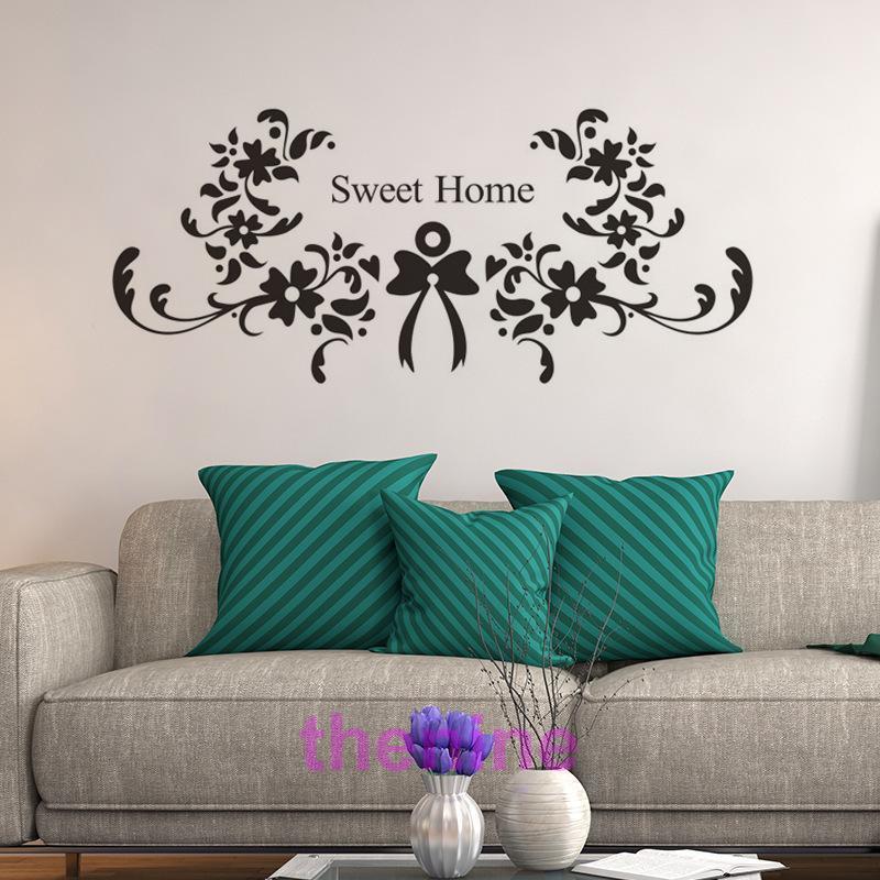 貼り付けるだけでお部屋がおしゃれになるウォールステッカーです。取り付けも取り外しも簡単。【サイズについて】タテ25cm*ヨコ57cm※測り方により多少の誤差が生じる場合がございます※【素材について】PVC（ポリ塩化ビニル）【カラーについて】生産ロットにより柄の出方や色の濃淡が異なる場合がございます。お使いのモニターや撮影時の光の加減などにより画像と実際の商品のカラーが異なる場合もございます。予告なしにカラーやデザインなどの変更がある場合もございます。