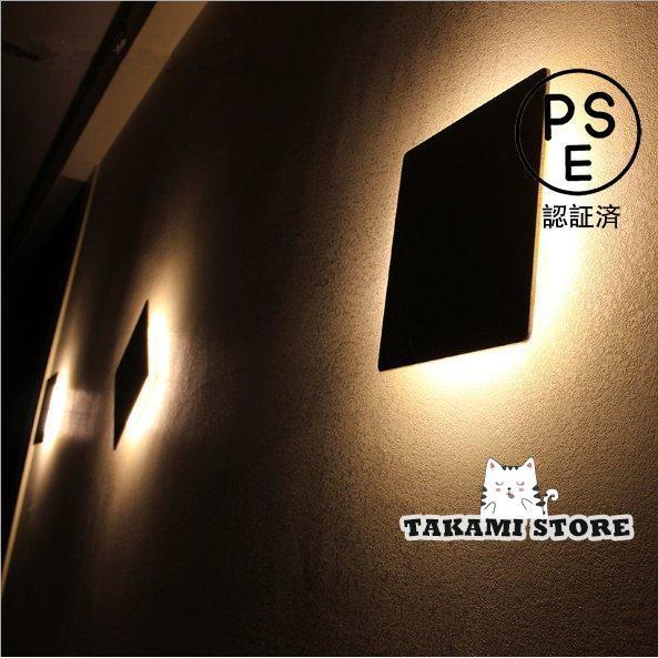 壁掛け ブラケットライト 玄関照明 レトロ ガラス 屋外用 室内も可 おしゃれ 照明器具 門灯 防雨 外灯 庭園灯 LED 屋外お洒落なインテリアライトとしても広くご使用いただいています。室内インテリア照明 おしゃれ 小型、便利な設置、概観が絶妙！照明だけでなく、装飾機能も持っています。■内蔵ライトチップ■本体材質：アルミ■本体サイズ：150*150（mm）■場所：リビング ダイニング キッチン 廊下 寝室 書斎■引っ掛けシーリングは対応しません。■取付方法： 取り付けにつきまして、表側はビスで簡単に止めれますが、裏側に電線の結線がございますので、電気工事士などの有資格者にお願いして下さい。アンティーク レトロ　LED照明　間接照明 ブラケットライト ポーチライト 壁掛け照明 玄関灯 外灯 防雨 防水 ウォールライト