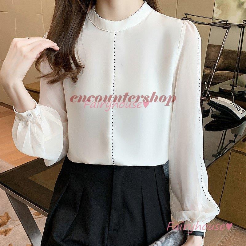 【素材】：ポリエステル【カラー】：写真色【サイズ】：*着丈：61cm(S) 62cm(M) 63cm(L) 64cm(XL) 65cm(2XL) *バスト：96cm(S) 100cm(M) 104cm(L) 108cm(XL) 112cm(2XL) *袖丈：56cm(S) 57cm(M) 58cm(L) 59cm(XL) 60cm(2XL) *肩幅：35cm(S) 36cm(M) 37cm(L) 38cm(XL) 39cm(2XL) 連携キーワード：ブラウス レディース 長袖ブラウス 秋服 オフィスブラウス 白パフスリーブ オシャレブラウス シフォントップス 韓国風 大人 上品 通勤OL ゆったりシャツ 大きいサイズ 40代 30代 50代