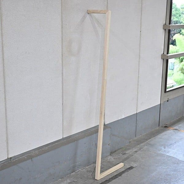 展示品 大雪木工 4万「Hitohude Hanger」コートハンガー 栓無垢材 センノキ ラック フラット コンパク..