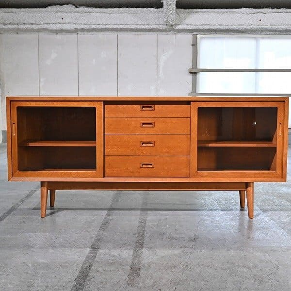 展示品 カリモク60 29万「サイドボード」オーク無垢材 リビング ディスプレイ キャビネット 収納家具 ..