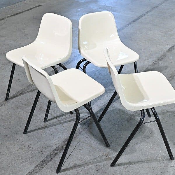 Rakuten - KOTOBUKI スタッキングチェア4脚セット 高さ65cm 一人掛け ホワイトシェル リビング ガレージ テラス 省スペース コンパクト コトブキ【中古家具/中古インテリア/USED家具ユーズド家具/リサイクル】