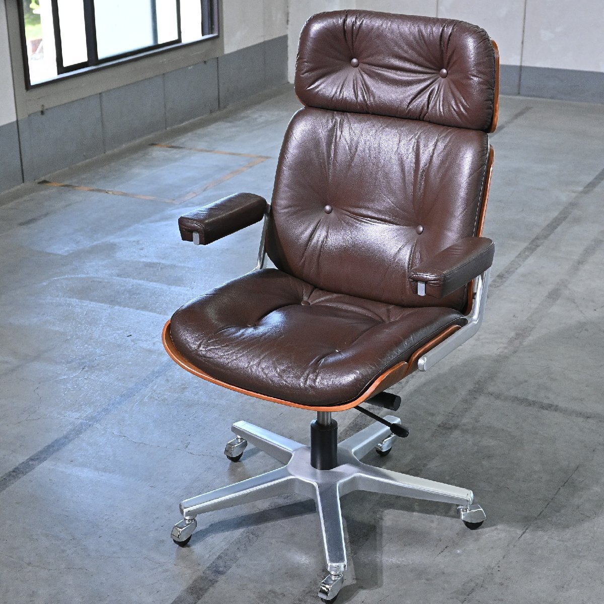 Rakuten - スイス ジロフレックス 40万「82パサール」オフィスチェア AU ローズウッド材 プライウッド 本革 ミッドセンチュリー 1人掛け giroflex【中古家具/中古インテリア/USED家具ユーズド家具/リサイクル】