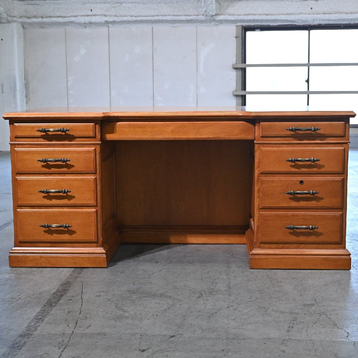 樂天商城 - 横浜クラシック 150万「ダニエル/daniel」両袖デスク カバザクラ材 プレジデントデスク アメリカン 書斎 ヴィンテージ 高級【中古家具/中古インテリア/USED家具ユーズド家具/リサイクル】