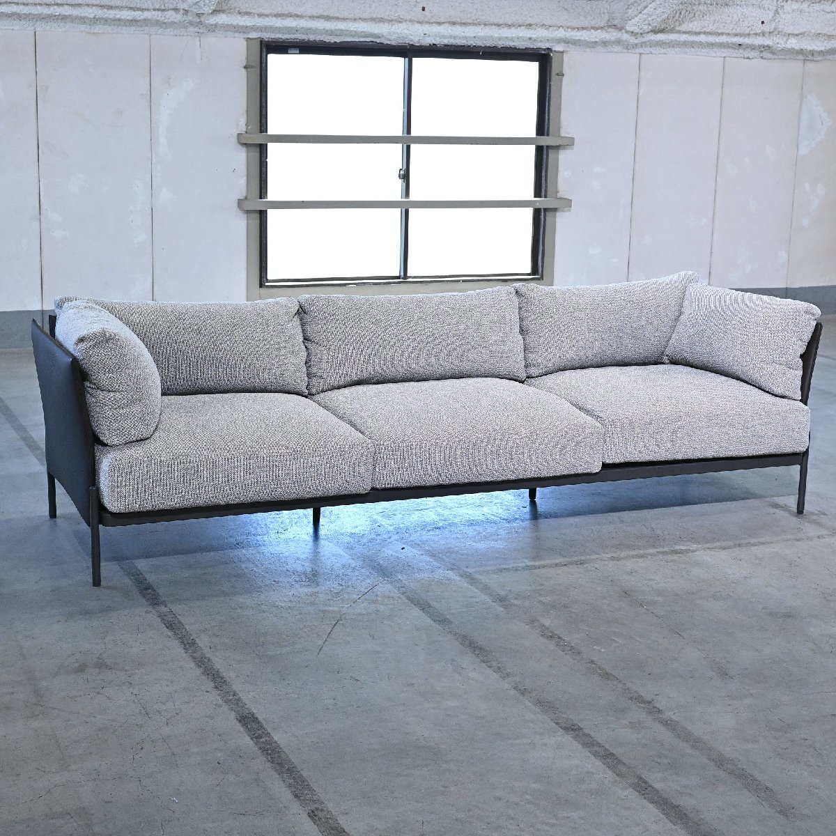 展示品 arflex 230万「BOURG / ブール」トリプルソファ 本革 リビング ダイニング ロビー オフィス 3人がけ 店舗 待合 アルフレックス