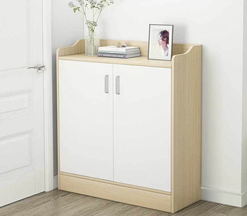 多段になった靴箱入室収納玄関玄関収納靴箱家庭用戸口狭ベランダシンプルでモダンです