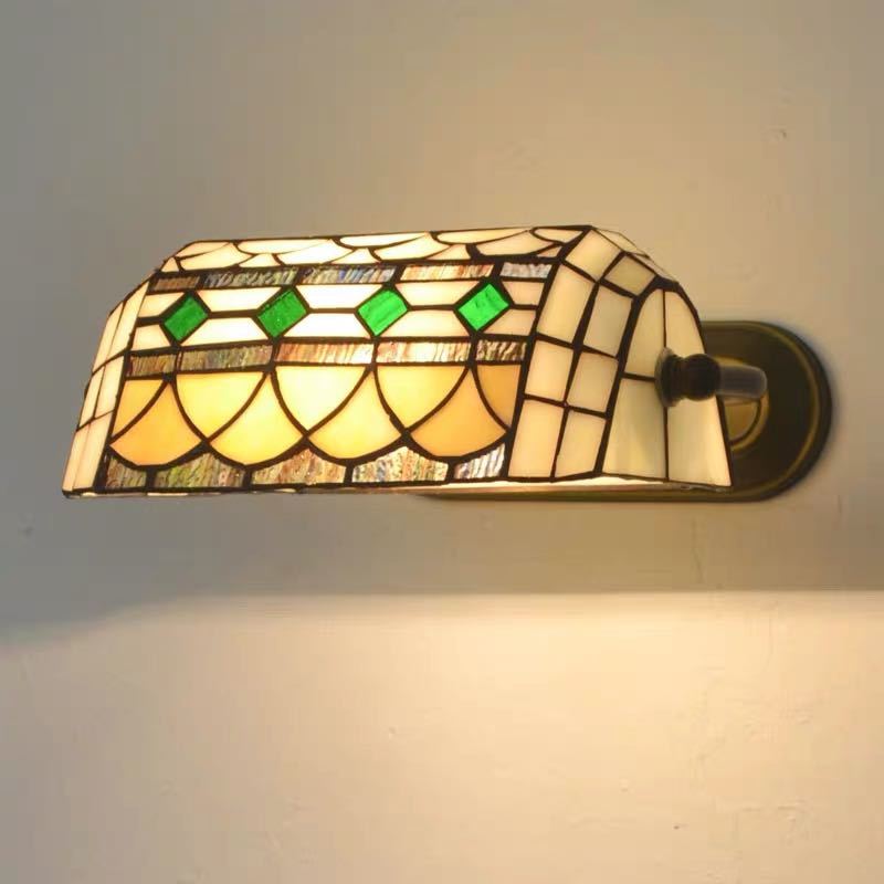 A019984壁掛けライト ブラケットライト ．室内照明 玄関灯 照明器具 壁掛け照明 ステンドグラス アンティーク
