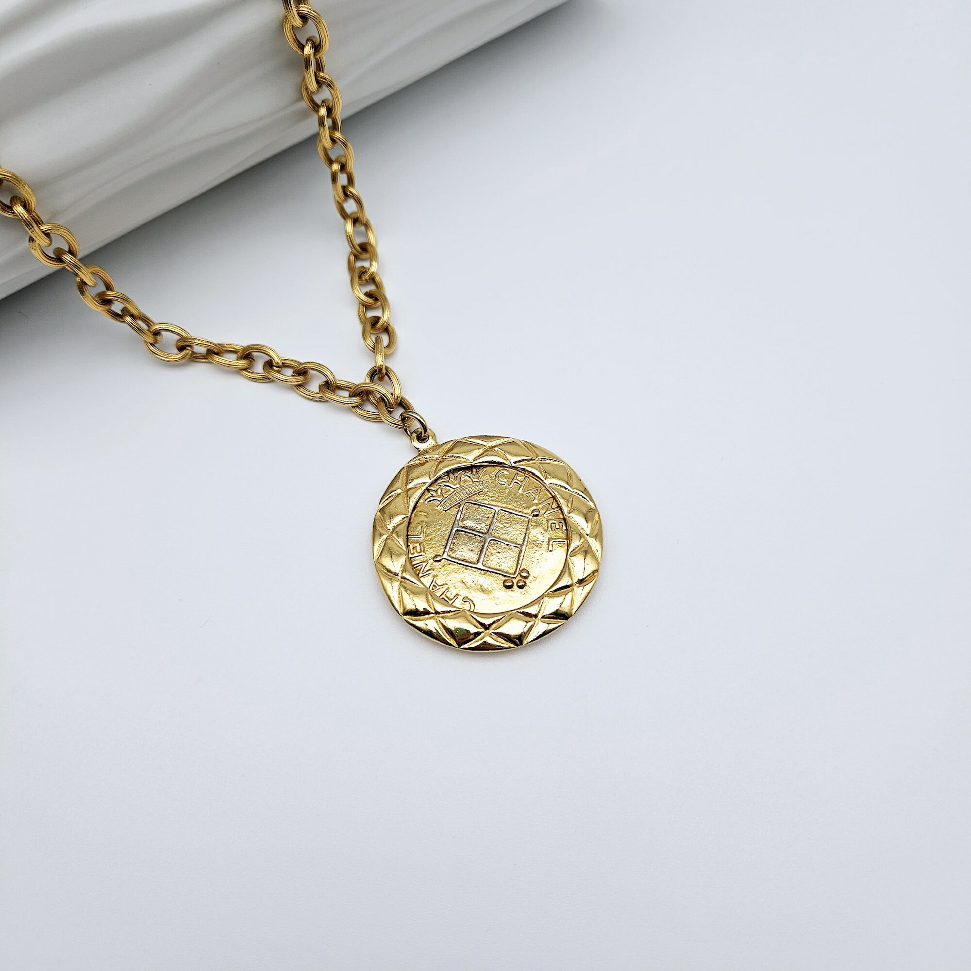 シャネル CHANEL ヴィンテージ クラシック ココマーク ライオン ネックレス イエロー ゴールド系 ラン..