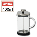 商品情報 100年以上の歴史を誇るPYREX(パイレックス)からコーヒープレスが登場！コーヒー豆に含まれる旨み成分が抽出されるので豆本来の味が楽しめます。 ●スタイリッシュな見た目でおしゃれです ●コーヒーの挽き豆をお湯に浸して抽出するので、コーヒーの成分がまるっと抽出されます ●Pyrexのロゴがオシャレ ●テクニックが必要なハンドドリップと比べ、だれが淹れても安定して同じ味になりやすい ●抽出した後に、豆を下に押し下げるという構造から、コーヒーのオイル分がカップに残りやすいため、重厚な舌触りも特徴的です。 サイズ(約) 幅115×奥行80×高さ165mm 容量/400ml 耐熱温度差/120度 材質 本体/耐熱ガラスシャフト,シャフトナット,プレスフィルター,ふた外側,つまみ/ステンレス鋼ふた内側/ABS樹脂(耐熱温度100度)底キャップ/シリコーンゴム(耐熱温度120度) 配送区分 【同梱OK】 備考 こんな方におすすめ パイレックス Pyrex PYREX コーヒープレス フィルター ステンレス 400ml 400ミリリットル キープ 美味しい プレス 抽出 旨味成分 オイル コーヒー豆 豆 豆本来 味わい 米国 ギフト プレゼント 贈り物 贈答品 CP-8538　4976790385681 として おすすめ メーカー希望小売価格はメーカーカタログに基づいて掲載しています1915年に米国で生まれ、世界中で親しまれている『パイレックス』 鉄道の電燈製品から始まり、今では調理の下ごしらえ、オーブン・電子レンジ調理が得意な 米国の名作として好まれています。 Pyrexコーヒーサーバーシリーズ コーヒーサーバー400ml コーヒーサーバー600ml コーヒーサーバー800ml コーヒープレス400ml