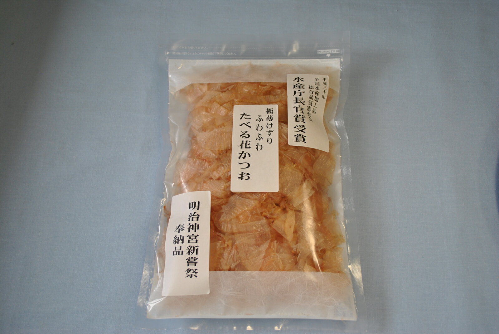 極薄削り ふわふわ 食べる花かつお 25gx3袋 国産 無添加食品 健康 和食 天然 全国水産加工品総合品評会で水産庁長官賞 料亭 贈答品 ご飯のお供 おかかごはん 明治神宮新嘗祭奉納品 送料無料、北海道、沖縄は別途送料が加算 2