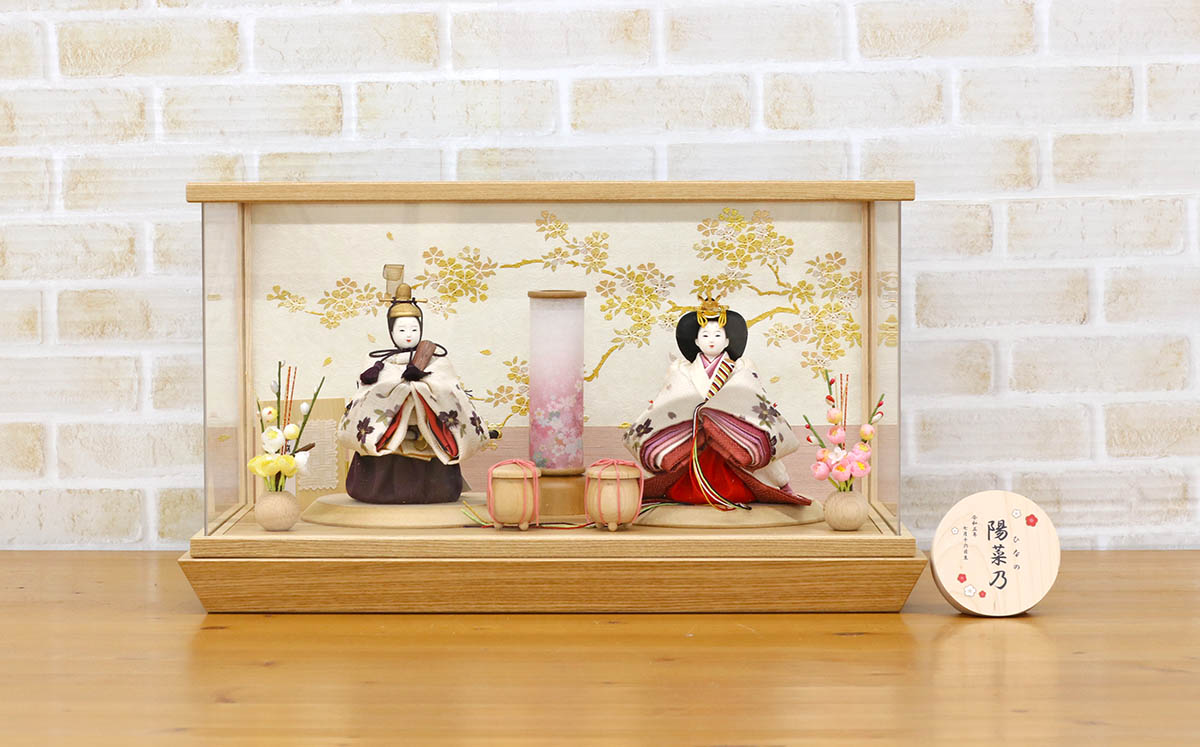 雛人形 コンパクト ケース飾り 柴田家千代作 葵 立ち雛 算崩地紋 刺繍桜ちらし 白紫 柳親王 立ち姿 衣裳着 木製 タモ材 アクリルケース 柴田家千代 HNYC-H51-H39おひなさま お雛様 ひな人形 かわいい おしゃれ インテリア モダン 雛 親王飾り 平飾り 小さい ミニ