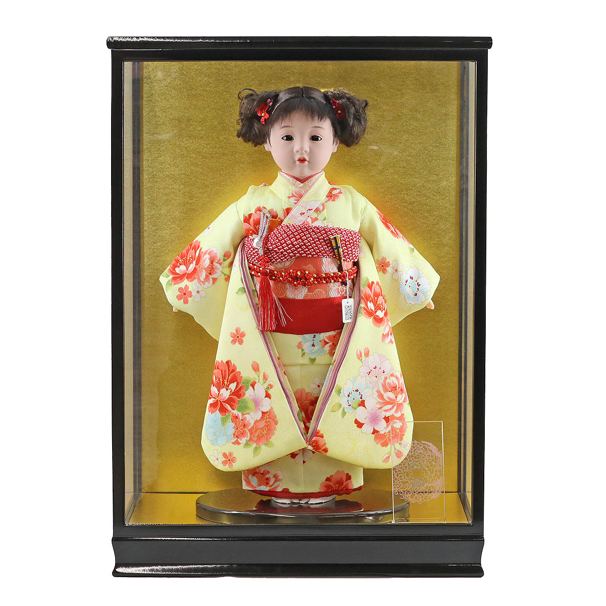 ひな祭りの由来や歴史、雛人形を飾ることの意味や、雛人形のご購入前後によくある質問をまとめました。 [si-65]本格的な段飾りから、コンパクトな収納飾りやケース飾りなど様々なタイプをご用意しております。 松寿作 市松人形 京友禅 シルエット桜 黄 ガラスケース飾り （HB9） ■松寿作　市松人形　ケース入りガラスケース内寸：間口36×奥行27×高さ50cm 飾った際のサイズ　 間口38.5×奥行30×高さ55.5cm 　★ 詳細画像 ※小さい画像をクリックすると拡大表示されます。※スマホの場合は画像を左右にスワイプすると次の画像が表示されます。 商品名商品番号 松寿作 市松人形 京友禅 シルエット桜 黄 ガラスケース飾り （HB9）ICMY-BA26016-37G-C（HB9） 飾った際のサイズ 間口38.5×奥行30×高さ55.5cm 説明・仕様など ■ガラスケース仕様 ギフト対応 大切な方へ贈るお祝いやプレゼントに最適なギフト対応を承ります。 　 ギフト対応注文についてはコチラをクリック！（新しいウィンドウで開きます） ※ご自宅へ配送の場合でも、価格の分かる明細書などはお入れしていない為、明細書や領収証が必要な場合はお申し付け下さい。 雛人形は職人が一つ一つ手作りしているため、商品写真と一部仕様が異なる場合がございます。 お人形は衣装の柄の出方や、木製部分は木地の色の濃淡や木目の出方が画像と異なります。 また、使用しているモニターやOSなどの環境によって、色や風合いが違って見える場合がございます。 予めご了承ください。