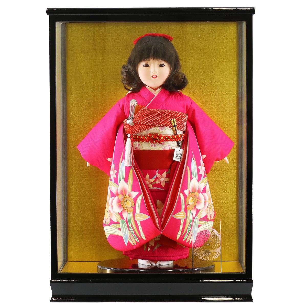 ひな祭りの由来や歴史、雛人形を飾ることの意味や、雛人形のご購入前後によくある質問をまとめました。 [si-65]本格的な段飾りから、コンパクトな収納飾りやケース飾りなど様々なタイプをご用意しております。 松寿作 市松人形 金彩京友禅 カトレア ガラスケース飾り （HB9） ■松寿作　市松人形　ケース入りガラスケース内寸：間口36×奥行27×高さ50cm 飾った際のサイズ　 間口38.5×奥行30×高さ55.5cm 　★ 詳細画像 ※小さい画像をクリックすると拡大表示されます。※スマホの場合は画像を左右にスワイプすると次の画像が表示されます。 商品名商品番号 松寿作 市松人形 金彩京友禅 カトレア ガラスケース飾り （HB9）ICMY-RE12-44-C（HB9） 飾った際のサイズ 間口38.5×奥行30×高さ55.5cm 説明・仕様など ■ガラスケース仕様 ギフト対応 大切な方へ贈るお祝いやプレゼントに最適なギフト対応を承ります。 　 ギフト対応注文についてはコチラをクリック！（新しいウィンドウで開きます） ※ご自宅へ配送の場合でも、価格の分かる明細書などはお入れしていない為、明細書や領収証が必要な場合はお申し付け下さい。 雛人形は職人が一つ一つ手作りしているため、商品写真と一部仕様が異なる場合がございます。 お人形は衣装の柄の出方や、木製部分は木地の色の濃淡や木目の出方が画像と異なります。 また、使用しているモニターやOSなどの環境によって、色や風合いが違って見える場合がございます。 予めご了承ください。