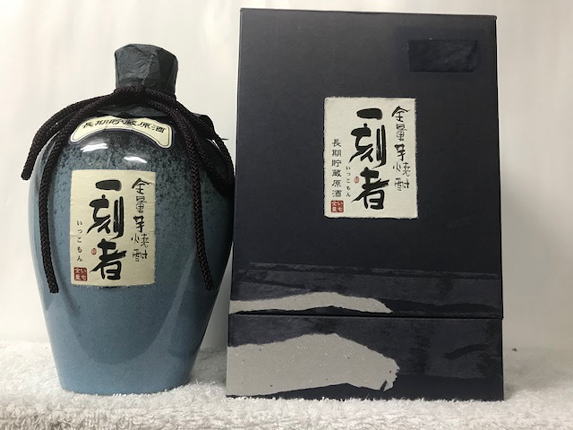 (訳あり外箱不良大特価) 全量芋焼酎 一刻者(いっこもん) 長期貯蔵原酒 陶器入り 37度 720ml 箱入りのサムネイル