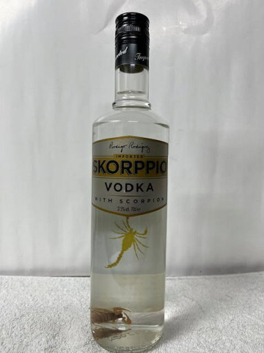 スコルピオ ウォッカ さそり入り 35.5度 700ml スコルピオ ウォッカ さそり入り 35.5度 700ml