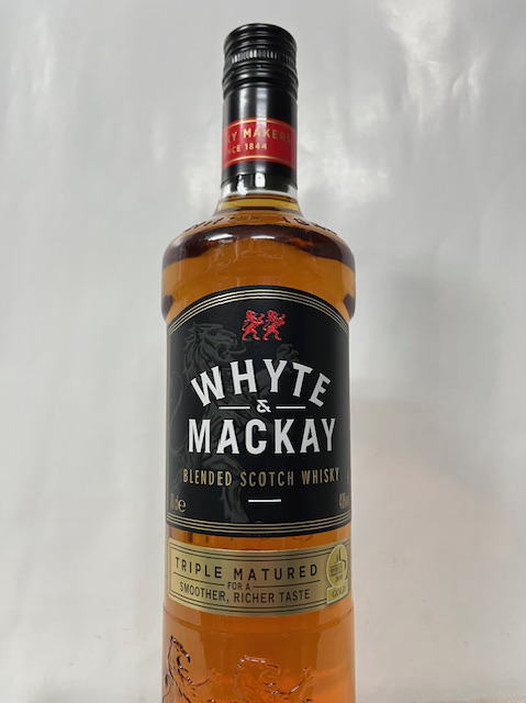 (正規品) ホワイト&マッカイ ブレンドスコッチウイスキー トリプル マチュアード 40度 700ml