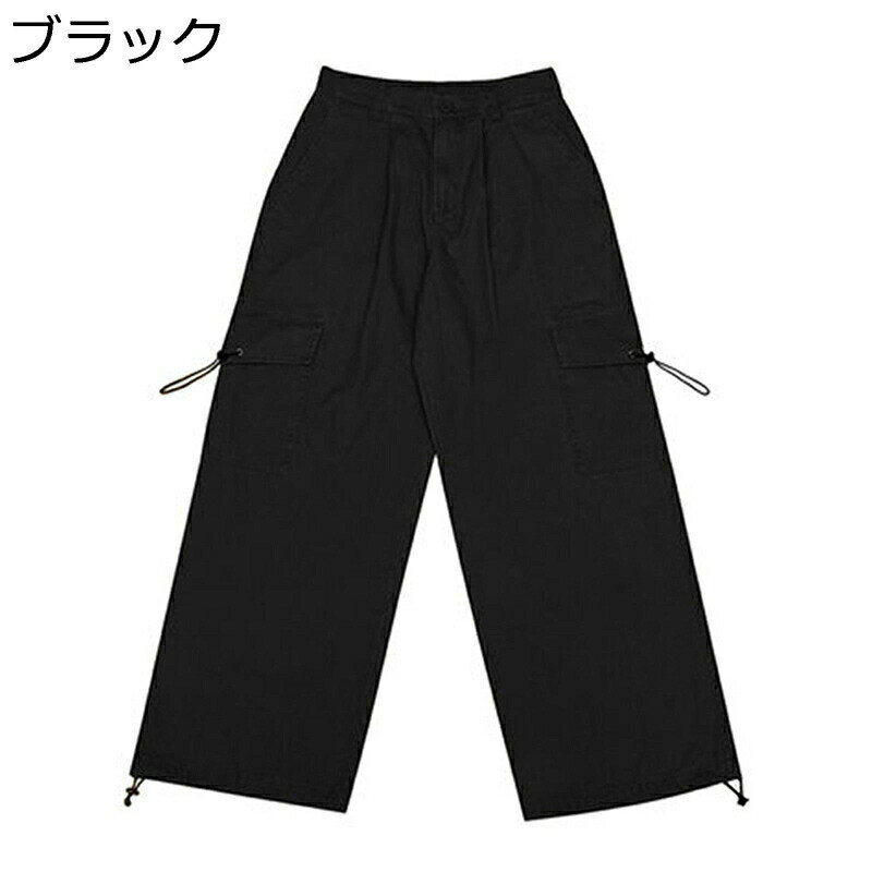 　　　 ◆◇◆人気の秘密◆◇◆ 【素材】通気性抜群の綿素材を使用し、優しい肌触りとなっています。発散性にも優れ、含んだ水分を素早く乾かすことができるので、カビや雑菌の繁殖を抑え、清涼感を保ってくれます。 【ゆったり】ボリューム感のあるシルエットが特徴です。存在感のある一着なので、オーバーシャツやビッグTでさらっと着こなすだけでスタイルが決まります。合わせ方によってコーディネートのテイストが変わるので、飽きずに長く着て頂けます。 【通気性】「サラッ」とした肌触りの良さで、清涼な着心地。通気性が良く、ゆったりさわやかに着れます。夏にぴったり通気性、速乾性が高い素材を使用。軽量で薄い生地、肌に優しく通気性もよく、とても軽くて涼しいです。 【フラップポケット】サイドのフラップポケットなどの カーゴパンツのポイントを押さえながらも、スポーティなジョガースタイルが融合したルックスです。ポケットに深さがあり、小物の収納は便利し、また財布やスマホなどの小物を落ちた心配もなく、ステッチもちゃんと隠されています。 【用途】シンプルのデザインから、コーディネートやすい、簡単な上着と組み合わせてもかっこいい。通勤、ハイキング、室内、ジョギング、スポーツ、ジム、トレーニング、室外、作業、ウォーキング、ヒップホップ、ダンスなどのスポーツウェアなど、いろいろな場合に適用しています。 　　　◆◇◆注意事項◆◇◆ご覧のモニターの環境、撮影環境により実物と色味が異なって見える場合がございます。湿った状態で他のものと擦り合わせると色が移る恐れがあります。濃色品の洗濯時は、白色、淡色と分けて洗ってください。説明 ※パッケージ内容はズボンのみで、他のアクセサリーなどは含まれていません。 ★素材：綿混紡 目安なサイズは画像までご参考ください。 サイズは商品を平置きした状態で測定した長さです。製品によって若干の誤差がある場合がございます。予めご了承ください。 商品について 機械による生産のため、生地の継ぎ目の若干のズレや多少のほつれなど、形やサイズに多少の誤差が生じる場合や他繊維が混紡している場合もございますが、品質上の問題はございませんので、予めご理解下さいますようお願い致します。 商品によって素材の性質上、製造過程において染料などの特有の匂いが多少強く感じられるものもございますが、数日のご使用や陰干しなどで、ほとんど匂いは感じられなくなりますので、ご安心ください。 発送上の状態によって商品がシワになる場合がございます。予めご了承くださいませ。
