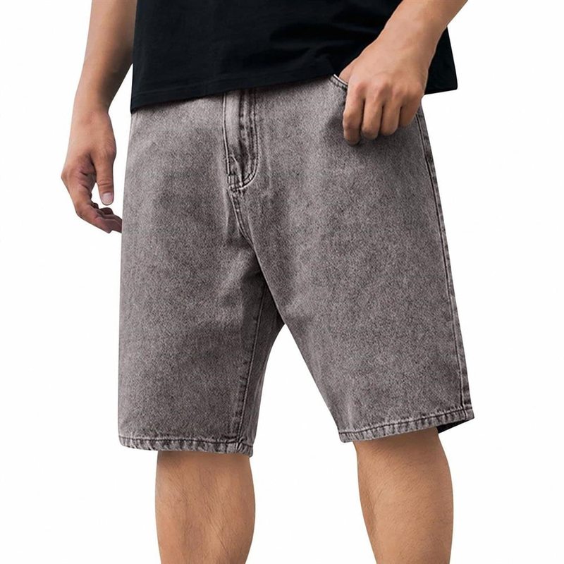 　　　 ◆◇◆売れている秘密◆◇◆ 【ヴィンテージ加工 デニムハーフパンツ】洗練されたウォッシュ加工が施されたメンズデニムショートパンツ。ルーズなシルエットでありながら、ストレートなラインが脚長効果を演出し、アメカジやストリートスタイルに最適です。シンプルながらも存在感のあるデザインで、夏のコーディネートの主役として活躍します。 【夏用 涼しい ジーパン 短パン】通気性に優れた良質なデニム生地を採用しており、蒸れにくく暑い季節でも快適な穿き心地をキープします。ゆったりとしたワイドなサイズ感は肌にまとわりつかず、動きやすさも抜群です。レジャーや日常の外出など、アクティブなシーンでもストレスフリーに過ごせる一枚です。 【ワイドパンツ ゆったり 5分丈】膝丈の絶妙なレングス設定により、ラフになりすぎず大人っぽく着こなせる5分丈パンツ。ヒップから裾にかけて余裕を持たせた設計で、体型をカバーしつつトレンド感のある着こが叶います。締め付け感のないリスしたフィット感は、デイリーユースに最適で手放せない心地よさです。 【デニム 耐久性 お手入れ簡単】しっかりとした密度がありながら柔らかい質感の素材で、洗濯を繰り返しても型崩れしにくい丈夫な作りが魅力です。細部まで丁寧なステッチが施されており、長く愛用できる品質に仕上げました。定番のカラー展開でどんなトップスとも相性が良く、幅広い年代の方に着用いただけます。 【多用途 カジュアルパンツ プレゼント】キャンプやBBQなどのアウトドアから、タウンユース、旅行まで多彩なシーンで大活躍。Tシャツやシャツとの組み合わせも自由自在で、スタイリングを選びません。自分用としてはもちろん、誕生日などの大切な方への実用的なプレゼントとしても喜ばれる、汎用性の高いアイテムです。 　　　◆◇◆注意事項◆◇◆ご覧のモニターの環境、撮影環境により実物と色味が異なって見える場合がございます。湿った状態で他のものと擦り合わせると色が移る恐れがあります。濃色品の洗濯時は、白色、淡色と分けて洗ってください。説明 【デニムハーフパンツ】ゆったりとした履き心地と、ヴィンテージ感漂うワイドシルエットが魅力の一着。膝丈のストレートデザインは、脚のラインを拾わずスッキリとした印象を与えます。シンプルながらも存在感があり、都会的な大人のカジュアルスタイルを格上げするデニムハーフパンツです。 【夏用ショートパンツ】通気性に優れた良質な生地を採用し、蒸れやすい夏場でも快適に過ごせる夏用ショートパンツです。肌離れの良いさらっとした質感が特徴で、長時間の着用でもストレスを感じさせません。デイリーユースからレジャーまで、暑い季節のメインアイテムとして幅広く活躍します。 【動きやすい5分丈パンツ】適度なゆとりを持たせたリスフィットにより、屈んだり歩いたりする動作もスムーズで動きやすいのが魅力です。絶妙な丈感の5分丈パンツは、スニーカーやサンダルとも相性抜群。Tシャツと合わせるだけで、簡単にこなれ感のあるメンズコーデが完成します。 【ウォッシュ加工と耐久性】しっかりとした質感のデニム生地を使用し、丁寧な縫製により高い耐久性を実現しました。自宅で手軽にお手入れができ、ガシガシ洗って長く愛用いただけます。自然な風合いのウォッシュ加工が施されており、履き込むほどに馴染んでいく風合いを楽しめる大人のボトムスです。 【多シーン対応のカジュアルファッション】普段着としてはもちろん、キャンプ、BBQ、旅行などのアウトドアシーンにも最適なカジュアルファッションアイテム。シンプルで飽きのこないデザインは、幅広い年代の方にご着用いただけます。リスした休日のスタイルから、アクティブな外出まで重宝する一着です。