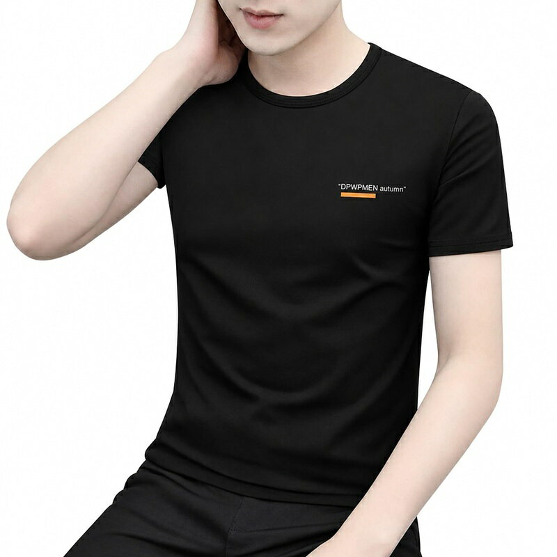 　　　 ◆◇◆売れている秘密◆◇◆ 【メンズ tシャツ】さらっとした肌触りが心地よいメンズ半袖カットソーです。なめらかで伸びやかなモダール調の素材を採用し、身体のラインをすっきりと見せるスマートなシルエットを実現しました。普段使いからインナーとしての着用まで、幅広く活躍する夏の定番マストアイテムです。 【半袖 クルーネック】ベーシックな丸首デザインで、どんなボトムスとも相性のクルーネックtシャツです。左胸にあしらわれたシンプルな英字プリントが、さりげないワンポイントアクセントとしてカジュアルでおしゃれな印象を演出します。 【着痩せ 体型カバー】もたつきのないスマートなフィット感でありながら、適度な性で窮屈感のない着用感を提供します。着用時にすっきりとしたシルエットを作り出し、自然な着痩せ効果と体型カバーを両立するデイリーウェアです。 【大きいサイズ 展開】Mサイズから4XLサイズまで豊富に展開しており、スリムに着こなしたい方からゆったりとリラックスして着たい方まで、体型に合わせて選べます。カラーも定番のブラックやホワイトなど、日々の着回しに便利なカラーバリエーションをご用意。 【日常 カジュアル】薄手で通気性の良い生地感のため、夏の暑い季節でも爽やかに過ごせます。毎日の通勤や通学、休日のお出かけ、旅行、部屋着としてのリラックスタイムまで、様々な着用シーンでマルチに活躍する汎用性の高い1枚です。 　　　◆◇◆注意事項◆◇◆ご覧のモニターの環境、撮影環境により実物と色味が異なって見える場合がございます。湿った状態で他のものと擦り合わせると色が移る恐れがあります。濃色品の洗濯時は、白色、淡色と分けて洗ってください。説明 -
