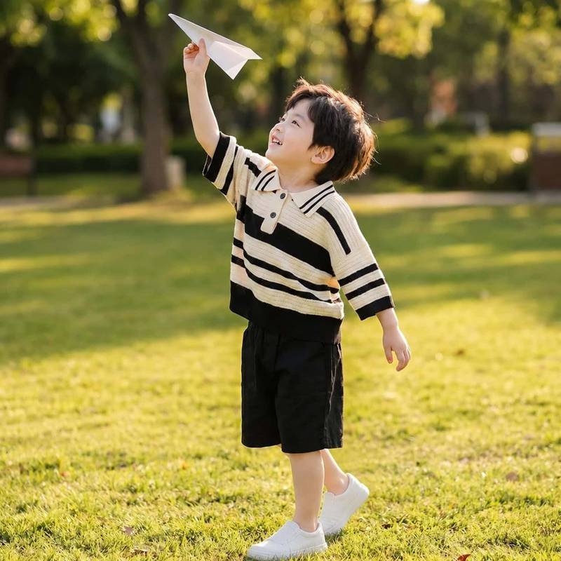 マルヤ物流サービスのキッズ ポロシャツ ゆったり 子供服 男の子 ボーダー柄 半袖 サマーニット 襟付き トップス カジュアル 通学着 お出かけ ジュニア 丸首折り襟 ボーイズ シャツ 幼稚園 小学生 通園 大きいサイズ｜アングル3