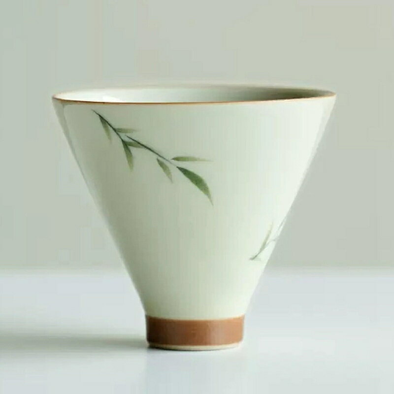 　　　 ◆◇◆売れている秘密◆◇◆ お酒が好きなあの人への贈り物にもお勧めです。 季節の器、彩りの器で、食卓をもっとすてきに。 毎日のお疲れさま晩酌は、お気に入りの酒器で大人時間をお楽しみください。 茶寮やカフェ、バーなどで使用されている本格的なプロ用食器を、ご家庭へお値打ち価格にてご提供いたします。 還暦祝い 古希祝い 喜寿祝い 傘寿祝い 米寿祝い 退職祝い 母の日 父の日 敬老の日 記念品 誕生日プレゼント 初任給 プレゼント ギフト。 　　　◆◇◆注意事項◆◇◆ご覧のモニターの環境、撮影環境により実物と色味が異なって見える場合がございます。湿った状態で他のものと擦り合わせると色が移る恐れがあります。濃色品の洗濯時は、白色、淡色と分けて洗ってください。説明 商品情報： 素　材 : セラミック 商品名：ティーカップ お茶にはカロリーは含まれていません。 お茶を飲むことは定期的に疲労を和らげることができます。 お茶を飲むことは、脂肪、落ち着いて遅延老化を減らすのに役立ちます。 軽量、純粋な手作り、シンプルでエレガントで優雅で優雅な形、滑らかなライン、魅力がいっぱい。 携帯用トラベルセラミックティーポットは、屋外、ピクニック、ビジネス、リビングルーム、ホテルに適しています。 セラミックティーは、高品質の手作りの中国のレトロなカンフーティーセット、絶妙な職人技、滑らかな感触、豪華な外観、高温および耐火性、安全性、健康を備えています。 中国のティーポットは、伝統的な手作りの職人技、高温抵抗、オフィス/ホーム/屋外/旅行に適した高温抵抗を採用しています。お茶の恋人、家族、友達や同僚への理想的な贈り物です。 醸造の提案： 信頼性の高いサービス：セラミックスは壊れやすい製品ですが、安全で強化された包装を使用し、包装を安全に納入できることを願っています。破損した製品を受け取った場合は、お問い合わせください。 注意： お茶を注ぐときにあなた自身を燃やさないように注意してください。 初めて使用する前に、ティーポットの汚れをお湯できれいにして自然に乾かします。