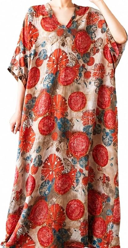 　　　 ◆◇◆売れている秘密◆◇◆ バスト:158 スカート丈:133 【華やかなボヘミアン風デザイン】ナチュラルな風合いが魅力のレディース ワンピースです。存在感のあるエスニックなプリントと、ゆったりとした美しいマキシ丈のシルエットが、着る人の個性を引き立てます。風に揺れる軽やかな質感が、日常に彩りとリラックス感をプラスしてくれます。 【体型カバーを叶えるオーバーサイズ】締め付け感のないゆったりとしたロングワンピースは、気になる体型を自然にカバーします。肌離れの良いさらっとした薄手素材で通気性にも優れており、春夏の汗ばむ季節でもベタつきにくく、涼しく快適に過ごせる機能的なサマーワンピースです。 【おうち時間からお出かけまで】さらりとした肌触りの綿麻風 ルームウェアは、リラックスしたい休日のお部屋着としてはもちろん、リゾートや旅行時のカジュアルドレスとしても大活躍します。着脱が簡単で動きやすいため、家事をする時もストレスフリーで過ごせる万能なカジュアルウェアです。 【ご自宅で洗えてお手入れ簡単】ネットに入れて洗濯機で丸洗いできるウォッシャブルなマキシワンピースです。汗をかきやすい季節でも、毎日清潔に長くご愛用いただけます。縮みや型崩れがしにくい丈夫な仕立てで、アイロンがけの手間も少なく、日常使いしやすい便利なデイリーウェアです。 　　　◆◇◆注意事項◆◇◆ご覧のモニターの環境、撮影環境により実物と色味が異なって見える場合がございます。湿った状態で他のものと擦り合わせると色が移る恐れがあります。濃色品の洗濯時は、白色、淡色と分けて洗ってください。説明 【商品紹介】 ◆ バスト:158 スカート丈:133 ◆【華やかなボヘミアン風デザイン】ナチュラルな風合いが魅力のレディース ワンピースです。存在感のあるエスニックなプリントと、ゆったりとした美しいマキシ丈のシルエットが、着る人の個性を引き立てます。風に揺れる軽やかな質感が、日常に彩りとリラックス感をプラスしてくれます。 ◆【体型カバーを叶えるオーバーサイズ】締め付け感のないゆったりとしたロングワンピースは、気になる体型を自然にカバーします。肌離れの良いさらっとした薄手素材で通気性にも優れており、春夏の汗ばむ季節でもベタつきにくく、涼しく快適に過ごせる機能的なサマーワンピースです。 ◆【おうち時間からお出かけまで】さらりとした肌触りの綿麻風 ルームウェアは、リラックスしたい休日のお部屋着としてはもちろん、リゾートや旅行時のカジュアルドレスとしても大活躍します。着脱が簡単で動きやすいため、家事をする時もストレスフリーで過ごせる万能なカジュアルウェアです。 ◆【ご自宅で洗えてお手入れ簡単】ネットに入れて洗濯機で丸洗いできるウォッシャブルなマキシワンピースです。汗をかきやすい季節でも、毎日清潔に長くご愛用いただけます。縮みや型崩れがしにくい丈夫な仕立てで、アイロンがけの手間も少なく、日常使いしやすい便利なデイリーウェアです。 【洗濯の注意事項】 ★洗濯機洗い可/手洗い可