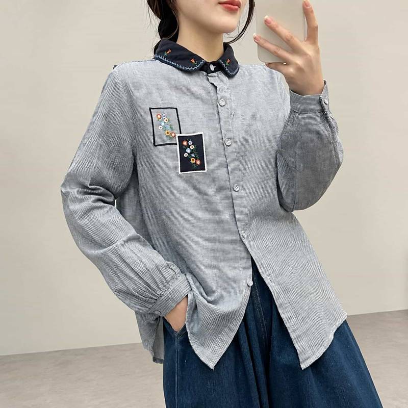 マルヤ物流サービスのレディース ブラウス 長袖 体型カバー レトロ シャツ 丸襟 刺繍入り チェック柄 カジュアル 襟付き トップス 秋 春 ゆったり 大きいサイズ おしゃれ 普段着 通学 通勤 可愛い ナチュラル ギン｜アングル3