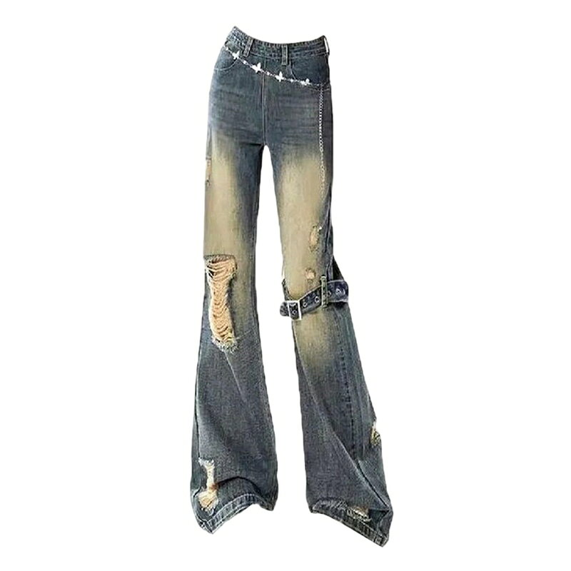 　　　 ◆◇◆売れている秘密◆◇◆ 【デニムパンツ】本商品は爽やかなブルーカラーで、カジュアルからストリートまで幅広く活躍するフレアズです。サイズはXSからXLまで幅広く展開しており、ゆったりとした穿き心地で体型カバーにも優れています。デイリー使いはもちろん、週末のお出かけや旅行など、様々なシーンに自然と馴染む汎用性の高いボトムスです。 【フレアパンツ】美しいベルボトムシルエットが特徴のデニムパンツです。裾に向かって緩やかに広がるデザインが、脚ラインをすっきりと長く見せるスタイルアップ効果を演出します。レトロな雰囲気を醸し出しつつ、現代的なストリートファッションやY2Kスタイルにもぴったりの、存在感のある一着に仕上がっています。 【ダメージズ】太ももや膝周りに施されたダメージ加工が、こなれ感のあるヴィンテージライクな表情を引き出します。シンプルなトップスと合わせるだけでも、トレンド感溢れる個性派カジュアルコーデが完成します。穿き込むほどに馴染むデニム素材ならではの風合いをお楽しみいただけます。 【ボトムス】さらっとした肌触りで、ロングシーズン快適に着用できるデニム生地を採用しています。しっかりとした素材感でありながら、柔らかさも持ち合わせているため、動きやすくリラックスした穿き心地を提供します。通気性も良く、毎日のコーディネートにヘビロテしたくなる一枚です。 【レディースパンツ】カジュアルなTシャツやスウェット、あるいは甘めのブラウスやショート丈のトップスなど、どんなアイテムともバランスよくまとまります。足元はスニーカーでラフに、ブーツやヒールと合わせてきれいめにと、その日の気分に合わせた多様なコーディネートを楽しめるアイテムです。 　　　◆◇◆注意事項◆◇◆ご覧のモニターの環境、撮影環境により実物と色味が異なって見える場合がございます。湿った状態で他のものと擦り合わせると色が移る恐れがあります。濃色品の洗濯時は、白色、淡色と分けて洗ってください。説明 【トレンドのY2Kスタイルを叶える主役級デニムフレアパンツ】いつものコーディネートに取り入れるだけで、一気に旬なストリートファッションが完成するダメージ加工ベルボトムデニムパンツが登場しました。ヴィンテージライクなユーズド感と、膝周りに施されたクラッシュデザインがこなれ感を演出し、周りと差がつく個性的でおしゃれなスタイリングを叶えます。レトロな雰囲気がありながらも、現代のギャル風トレンドやアメカジスタイルにもしっくりと馴染むデザイン性の高い一着です。【スタイルアップを追求した美しいベルボトムシルエット】膝から裾に向かって広がる美麗なフレアラインが、気になるレッグラインを自然にカバーしながら、脚をすっきりと長く見せるスタイルアップ効果を発揮します。着用時のシルエットの美しさにこだわり、穿くだけでスマートな立ち姿を演出。ゆったりとした着用感でありながら、だらしなく見えない絶妙なバランスで、大人のカジュアルコーデをクラスアップしてくれます。【毎日穿きたくなる快適なデニム素材】さらっとした肌触りで心地よく身体にフィットするデニム生地を使用しています。しっかりとした風合いながらもゴワつかず、穿き心地はとても軽やか。デイリーの普段着としてはもちろん、たくさん歩く旅行や週末のショッピング、テーマパークへのお出かけなど、アクティブに動きたい日にもストレスフリーで着用いただけます。通気性も良く、季節の変わり目にもぴったりのアイテムです。【幅広いコーディネートにマッチする高い汎用性】シンプルな無地Tシャツやパーカーと合わせるだけのラフなストリートスタイルはもちろん、ショート丈のキャミソールやコンパクトなトップスと合わせることで、よりトレンド感のあるヘルシーでアトラクティブな着こなしが完成します。きれいめのシャツやフェミニンなブラウスを合わせたミックスコーデも。足元はボリュームスニーカーから厚底ブーツ、きれいめパンプスまで幅広くマッチし、スタイリングの幅を広げてくれます。【豊富なサイズ展開で自分にぴったりの一枚を】サイズはXSからXLまでと幅広くご用意しております。小柄な方からゆったりと着用したい方まで、ご自身の体型や好みのフィット感に合わせてお選びいただけます。カラーは定番で使いやすいブルーをご用意。毎日のコーディネートの定番として、ワードローブに欠かせない一本になること間違いなしです。