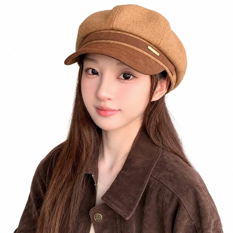 　　　 ◆◇◆売れている秘密◆◇◆ 【キャスケット レディース】約35cm×40cm×5cmのコンパクトな立体フォルムで仕立てられた、秋冬にぴったりのレディースキャスケットです。頭をふんわり包み込む絶妙なサイズ感で、長時間の着用でも圧迫感がなく快適な被り心地を叶えます。ブやカーキ、ブラウンなどのベーシックなカラー展開とフリーサイズ仕様で、毎日のコーディネートに自然と馴染みます。 【ベレー帽 つば付き】適度な深さと丸みのある立体設計が、頭の形をきれいに見せつつ顔まわりをすっきり印象付けます。つば付きのデザインが日差しを緩やかに遮り、視線を集めて自然な小顔効果を演出。クラシックなレトロ感漂うフォルムは、きれいめスタイルからカジュアルな装いまで幅広くマッチし、被るだけでこなれ感のある大人コーデが完成します。 【秋冬 帽子 レトロ】柔らかな風合いのポリエステル素材を使用し、温かみのある質感と軽やかな被り心地を両立しました。しっとりとなめらかな肌触りで、秋口から冬、春先までロングシーズン活躍します。型崩れしにくいしっかりとした仕立てで、デイリーユースはもちろん、旅行やアウトドアのお出かけにも気軽に持ち運んで愛用していただけます。 【小顔効果 帽子】深めに被ればクラシカルでシックな印象に、浅めに合わせれば軽快でポップな佇まいに変化するデザインです。丸みのあるクラウンとさりげないトアクセントがアクセントとなり、横顔や後姿まで抜かりなくおしゃれに魅せます。忙しい朝のお出かけ?も、サッと被るだけで髪型を気にする事なくスタイリングが整います。 【レディース キャスケット】通勤や通学、週末のショッピングやカフェ巡り、デートや旅行など、多様な使用シーンで大活躍するアイテムです。コートやジャケット、ニットやワンピースなど手持ちのに合わせやすく、季節の雰囲気をぐっと高めてくれます。フリーサイズで頭囲にフィットしやすく、日常の様々なライフスタイルに寄り添う帽子です。 　　　◆◇◆注意事項◆◇◆ご覧のモニターの環境、撮影環境により実物と色味が異なって見える場合がございます。湿った状態で他のものと擦り合わせると色が移る恐れがあります。濃色品の洗濯時は、白色、淡色と分けて洗ってください。説明 【クラシカルな雰囲気を纏うレディースキャスケット】丸みのある立体フォルムとつば付きデザインが特徴的な、秋冬の装いを華やかに彩るレディースキャスケット帽子です。約35cm×40cm×5cmの扱いやすいサイズ感で設計されており、頭部に優しくフィットして美しいシルエットをキープします。ブラック、カーキ、ブラウンといった深みのある落ち着いたカラーラインナップを取り揃え、フリーサイズでどなたでも快適に着用いただけます。【自然な小顔効果と上品なデザイン】適度なボリューム感を持つクラウン部分が顔立ちをコンパクトに見せ、すっきりとした小顔効果をもたらします。フロントのつば部分は眩しい日差しを抑えるだけでなく、横顔のラインも美しく演出。さりげないベルトと金属風パーツのアクセントがクラシックでレトロな雰囲気を醸し出し、甘さと辛さのバランスが取れた大人可愛いスタイリングを叶えます。【やわらかく快適な着用感】しっとりとなめらかな肌触りのポリエステル系素材を採用し、ふんわりと包み込まれるような心地よい被り心地を実現しました。軽やかな素材感でありながら防寒性や風よけの役割も果たし、肌寒さを感じる秋から冬、春先までの季節の変わり目にもです。長時間被っていても疲れにくく、いつでも快適にお過ごしいただけます。【多彩なシーンとコーディネートにマッチ】通勤・通学などのデイリー使いはもちろん、週末のショッピング、カフェ巡り、旅行や野外イベントなど、様々な生活シーンで活躍します。トレンチコートやレザージャケットに合わせてマニッシュに決めたり、ふんわりとしたニットやワンピースに合わせてフェミニンに仕上げたりと、幅広いファッションスタイルに溶け込みます。【毎日のスタイリングを格上げする必須アイテム】サッと被るだけで髪型のセットが難しく気になる日も手軽におしゃれが決まります。型崩れしにくく扱いやすい設計のため、お出かけの際のお供として季節を問わず重宝する一品です。