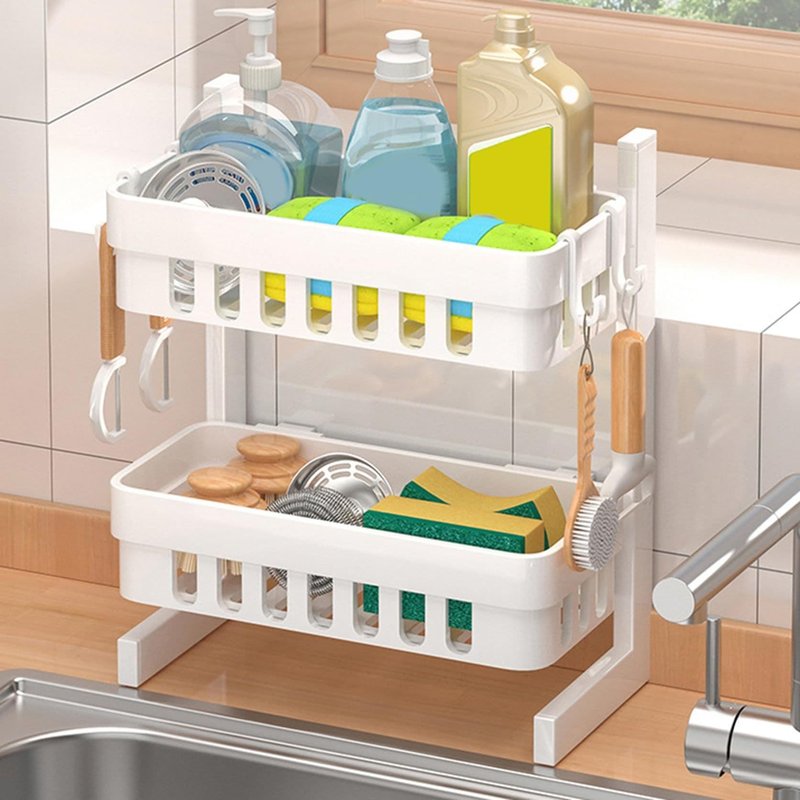 　　　 ◆◇◆売れている秘密◆◇◆ ■このシンクカディが、洗練されたデザインと機能性で、キッチンスペースをレアップ。 ■シンク横のわずかなスペースに置くだけで、洗剤、スポンジ、ブラシ、箸などをまとめてすっきり整理できます。 ■スペースを無駄なく活用でき、小物の出し入れもスムーズです。 ■無駄のないシンプルなデザインで、キッチンを常に美しく整えます。 ■スポンジ置きはメッシュタイプのデザインなので通気性.が.よ.く、カビや水垢の発.生を防ぎます。キッチンはもちろん、お風呂やトイレにも使えます。 　　　◆◇◆注意事項◆◇◆ご覧のモニターの環境、撮影環境により実物と色味が異なって見える場合がございます。湿った状態で他のものと擦り合わせると色が移る恐れがあります。濃色品の洗濯時は、白色、淡色と分けて洗ってください。説明 キッチンが、ワンランクアップ。 コンパクトなアパートでも、にぎやかなご家庭でも。 このシンクカディが、洗練されたデザインと機能性で、キッチンスペースをレベルアップ。 カウンターはすっきり片付き、気分まで明るくなります。 ▽▽▽▽▽▽▽▽▽▽▽▽▽▽▽▽▽▽▽▽▽▽▽▽▽▽▽▽▽▽▽▽▽▽▽▽▽▽▽▽ スポンジラック キッチン用 ■シンク横のわずかなスペースに置くだけで、洗剤、スポンジ、ブラシ、箸などをまとめてすっきり整理できます。 ■スペースを無駄なく活用でき、小物の出し入れもスムーズです。 ■無駄のないシンプルなデザインで、キッチンを常に美しく整えます。 ■スポンジ置きはメッシュタイプのデザインなので通気性.が.よ.く、カビや水垢の発.生を防ぎます。キッチンはもちろん、お風呂やトイレにも使えます。 ▽▽▽▽▽▽▽▽▽▽▽▽▽▽▽▽▽▽▽▽▽▽▽▽▽▽▽▽▽▽▽▽▽▽▽▽▽▽▽▽ 注意事項： ※サイズには若干の差がございます。 ※製造過程・し.ゅ.っ.か.過程の間に出来た細かなキズ・ヨゴレなどある場合がございます。ご了承してください。