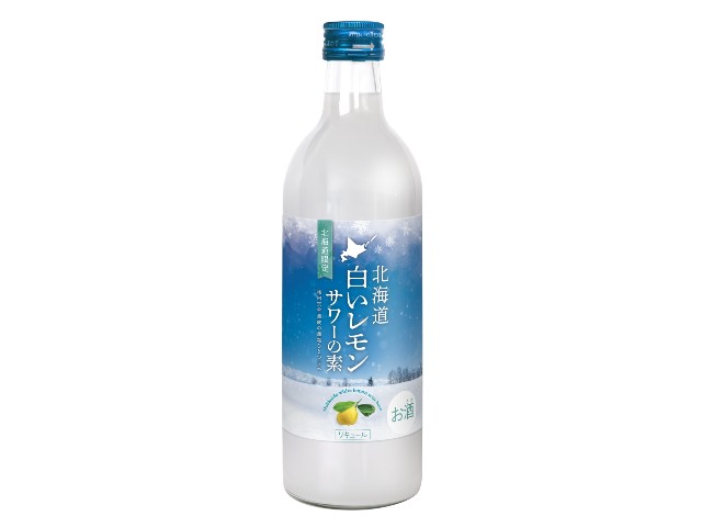 宗谷海峡の海塩を隠し味に、クリアですっきりとした味わいのレモンサワーに仕上げました。 おすすめの割り方は「本製品1：炭酸水3」。 炭酸水で割ると、雪が舞う冬空のように移ろう色合いが魅力です。 別売の化粧箱は雪を想わせる白地を基調に、青のホログラムで特別感を演出。 まばゆい太陽光と雪の結晶が織りなす虹色の輝きを表現しました。 食中酒にぴったりの北海道らしさあふれるレモンサワーと道産食材のペアリングによる、至福のひとときをご堪能ください。