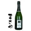 生き生きとした活発な泡立ちが印象的。しっかりとした熟した果実のコクと、美味しい酸味のバランスが絶妙で、後味にまろやかさが残るドライな口当たりのスパークリングワイン。贈り物に　プレゼントに　クリスマスに　お誕生日に　ギフトに　自分用に！