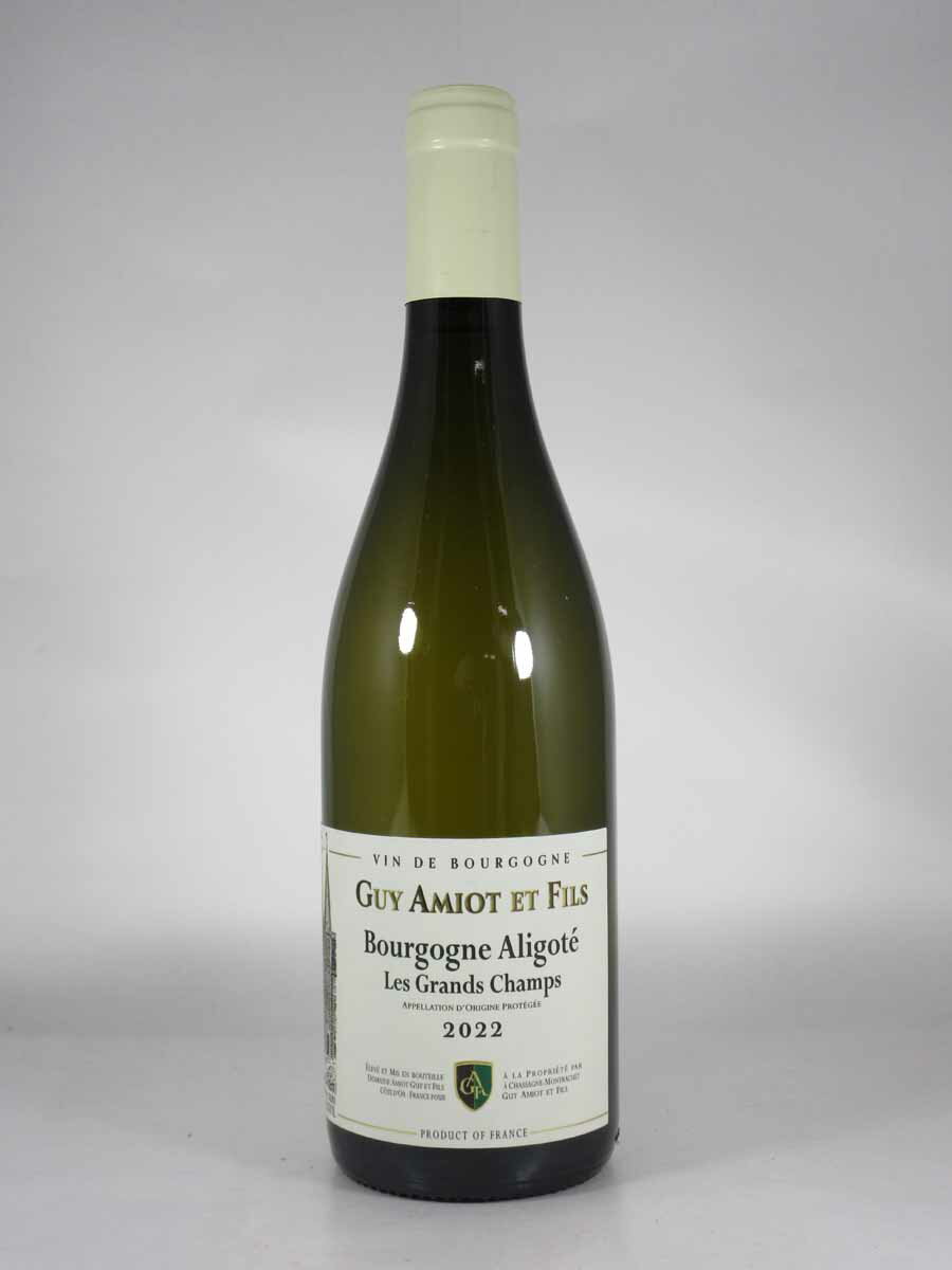 商品説明一部小樽で発酵、熟成させた、贅沢なブルゴーニュ・アリゴテ。樹齢80年という古木からなり、収量が通常のアリゴテと比べて極めて低い。凝縮感に溢れた複雑なフレーバー。フレッシュで生き生きとした酸味はあるものの、決してアグレッシヴではなく、...