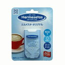 コーヒー、紅茶を1日3杯飲む方は1年間に約9kgもの砂糖を摂っています。 1杯分は約35カロリー、1日3杯でなんと1年間には約36000カロリー。 砂糖でいえばざっと9kgにもなります。 エルメスタは、ノンカロリー甘味料です。さわやかな甘さでカロリーはゼロ。 糖質制限のストレスを和らげてくれます。 コーヒー・紅茶・グリーンティー、どんな飲み物にも一粒入れるだけでOK。 温かい飲み物だけでなく冷たい飲み物にも溶けます。一粒で十分な甘さを味わえます。 糖尿病になると「血糖値の上昇リスクを抑えるインスリンの摂取」や「糖質制限食」の繰り返しです。 でも病気のためとはいえ、お茶の時間くらいは甘く楽しく味わいたいもの。 糖尿病だからって、甘さや味わいをあきらめる必要はありません。 エルメスタはゼロカロリーだから、糖尿病の方でも気にせず摂取出来ます。 エルメスタ　人工甘味料 品名 サッカリンナトリウム(一粒中に12.5mg純度99.3％) 栄養成分（表示単位：製品100ml当たり） エネルギー（kcal） 0 たんぱく質（g） 0 脂質（g） 0 炭水化物（g） 0 糖質（g） 0 炭水化物（g） 0 ナトリウム（mg） 1.25 内容量 約300粒 保存方法 乾燥した場所で保存して下さい 賞味期限 製造より5年間 エルメスタ,スイス,人工甘味料,サッカリン,カロリーゼロ,ダイエット,健康,ウエイトコントロール,糖尿病,コーヒー,紅茶,清涼飲料水,持ち運び,コンパクト