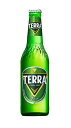 ラテン語で「大地」・「地球」を意味するブランド名の「TERRA」ビールは、韓国HITEJINROが2019年に発売した新ブランドビールです。商品企画から5年をかけて作り上げた「TERRA」ビールは、同社が発売したビールブランドの中で過去最速となる発売から100日での出荷本数1億本を突破するなど、現在、韓国で非常に人気のあるビールブランドの一つです。 その人気ぶりから、韓国ドラマの中にも「TERRA」をイメージした「緑のパッケージのビール」が登場。大手航空会社の機内ビールでも採用されるなど、韓国の新定番ブランドとなっています。 長らく、韓国国内の需要を優先するため海外への輸出は行っておりませんでしたが、設備増強などによる安定供給が可能となったため、2023年より日本での本格販売を開始いたします。 『TERRA』商品特徴 オーストラリア産麦芽のみを使用、 すっきりとした味わいのラガースタイル ビールの原料となる麦芽は、きれいな空気、豊かな水源、大麦の生育に最適な日照量と降水量のあるオーストラリア産のもののみを使用。旨みと苦みのバランスが取れた、すっきりとした味わいのラガースタイルです。 ビール発酵工程で生まれる炭酸のみの、 きめ細やかな泡と爽快な炭酸感 発酵工程で自然に発生する炭酸のみの「TERRA」は、きめ細やかな泡と、長持ちする炭酸感が特徴。ラガースタイルらしい、爽快なのどごしが楽しめます。 『TERRA』の楽しみ方 もちろん韓国料理との相性抜群！ すっきりした味わいの「TERRA」は、しっかりした味わいの韓国料理との相性が抜群。「料理に合わせてビールを選ぶ」ように、韓国料理を食べるときにはピッタリの味わいです。 韓国王道のペアリング「チメク」（フライドチキンとビール） 韓国のビールのお供といえばフライドチキン。このゴールデンコンビは、「チキン」と「メクチュ」（ビール）を合わせた造語「チメク」と呼ばれ、韓国・大邱（テグ）では、毎年「チメクフェスティバル」が開催されるなど、韓国のビールの楽しみ方では欠かせないものになっています。ザクザクとした食感の韓国チキンと、爽快な炭酸感の「TERRA」ビールとの相性はバツグンです。 新しい楽しみ方「ソメク」（チャミスルなどの焼酎のビール割り） 「ソジュ」（焼酎）と「メクチュ」（ビール）をミックスした飲み方である「ソメク」。韓国焼酎のほのかな甘みがビールの苦みを抑え、飲みやすくなると非常に人気です。韓国焼酎を入れたグラスにビールを注ぐ、ビールが入ったグラスにショットグラスごと沈める、など、ソメクの作り方も様々。 韓国では、プレーンな味わいの「チャミスル fresh」と「TERRA」で作るソメクが定番ですが、フルーツフレーバーのチャミスルを使用すると、まるでフルーツビールのような味わいが楽しめます。 ■内容量　　　　：330ml ■アルコール度数：4.5%ビール,瓶,330ml,韓国,眞露,テラ,TERRA,おうち,自宅,父の日,母の日,贈り物,プレゼント,ギフト,すっきり,ラガー,韓国HITEJINRO,大地,地球