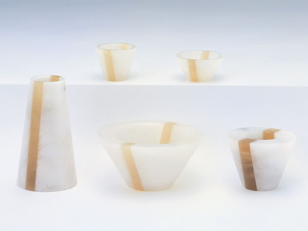 【現代仏具　五具足】　コルノS　【アラバスター製・モダン】【八木研】