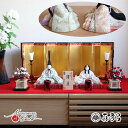 伝統的工芸品 三世・金林真多呂作 陽菜雛 正絹西陣織 屏風八曲箔押本仕立 木製燭台貝桶(鳥蝶柄) 国産繭玉正絹紅白梅 昼御座(ひのおまし)二畳台 赤 毛氈飾り インテリア 金屏風 高級 伝統工芸 ひな人形 雛人形 お雛様|詳細画像